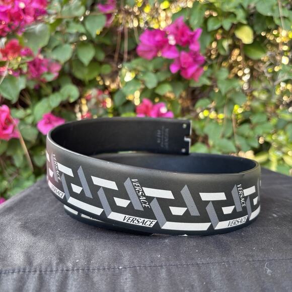 Versace La Greca Print Leather Belt Black Sz 70 28 main image 6
